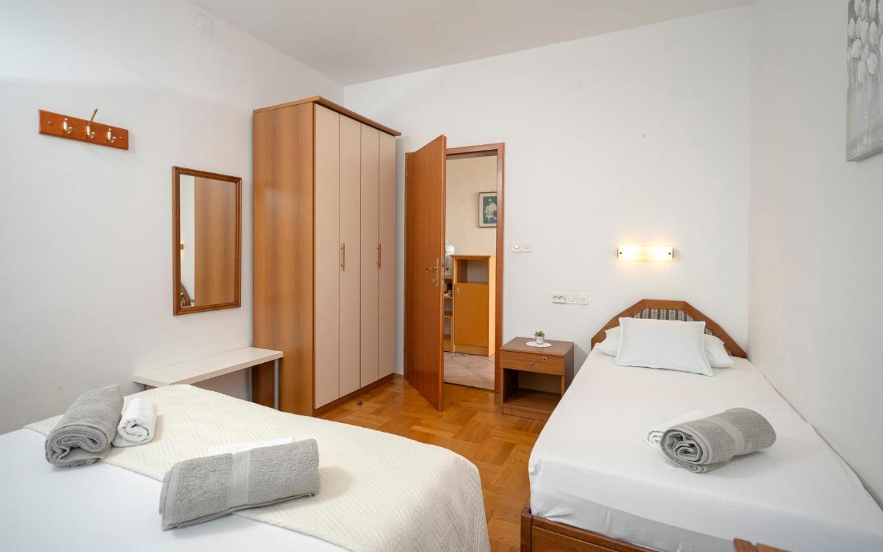 Apartment Nela Kalina Jelsa  Exterior foto